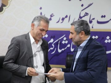 آیین تکریم و معارفه دو مدیر کل ستادی استانداری خوزستان برگزار شد