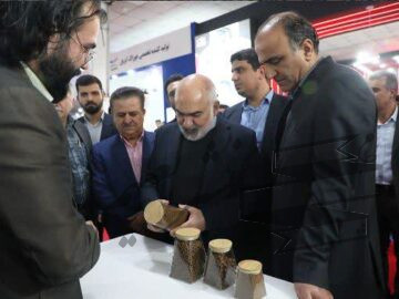 افتتاح نمایشگاه تخصصی شیلات و دامپروری همزمان با نخستین نمایشگاه خرما در خوزستان؛ استان اول صادرکننده خرمای کشور