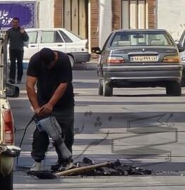 آغاز همسان سازی درب های منهول های معابر منطقه یک شهرداری اهواز