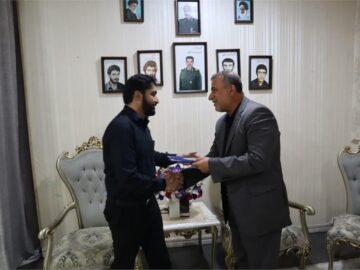 دیدار مدیرعامل شرکت آبفا اهواز با خانواده شهید مدافع حرم سردار محمدرضا علیخانی