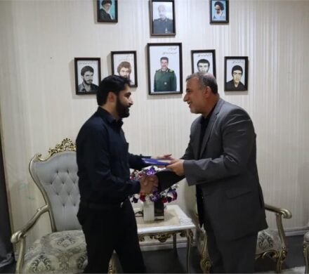 دیدار مدیرعامل شرکت آبفا اهواز با خانواده شهید مدافع حرم سردار محمدرضا علیخانی