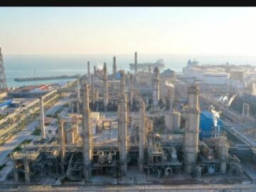 رکوردهای جدید پتروشیمی بندرامام در نیمه نخست سال ۱۴۰۴: بالاترین میزان تولید ۸ سال اخیر و صادرات بیش از یک میلیون تن
