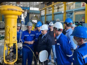 بازدید مدیرعامل پتروشیمی بندرامام از روند تعمیرات اساسی واحد آروماتیک