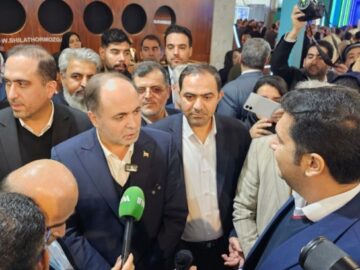 بازدید وزیر جهاد کشاورزی از کانتر آریاساسول در نمایشگاه شیلات بوشهر