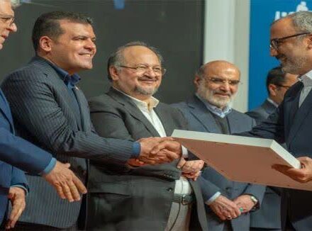 پتروشیمی بوعلی سینا برگزیده جایزه نوآوری در توسعه کسب‌وکار پتروفن ۱۴۰۴ شد