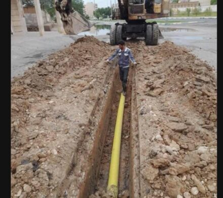 اجرای عملیات اصلاح خط ۱۶۰ میلیمتری فاضلاب در بلوار سینا (کوی جانبازان)