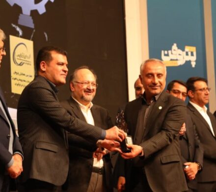 درخشش دوباره بندرامام در پتروفن ۱۴۰۴؛ دو جایزه مهم نوآوری به پتروشیمی بندرامام اهدا شد