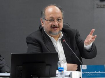 محمد شریعتمداری در مراسم رونمایی از اوراق مرابحه ارزی پتروشیمی بندر امام: با بهره‌برداری از طرح کلرآلکالی، سالانه ۴۰۰ میلیون دلار به درآمد ارزی این شرکت افزوده می‌شود